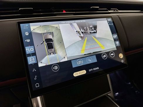 Certified 2025 Land Rover Range Rover SE AWD/4WD image 14