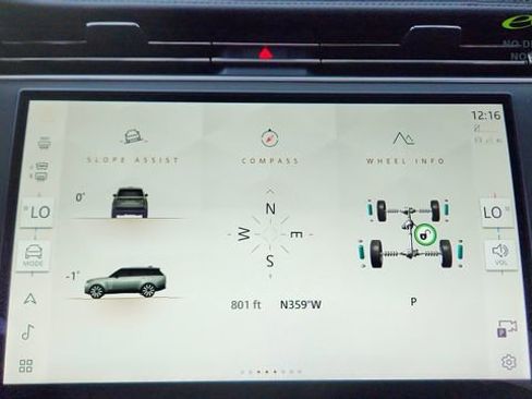 Used 2025 Land Rover Range Rover SE AWD/4WD image 47