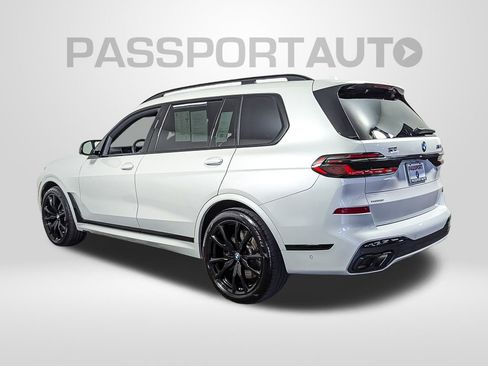 Certified 2025 BMW X7 M60i image 3