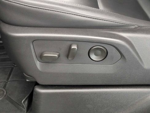 Used 2024 Chevrolet Suburban Z71 image 16