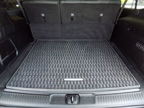 Certified 2024 Jeep Wagoneer L 4WD w/ Premium Group I image 32
