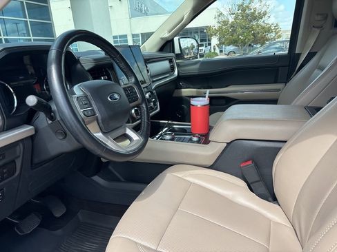 Used 2022 Ford Expedition XLT AWD/4WD image 5