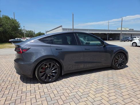 Used 2023 Tesla Model Y Performance AWD/4WD image 11