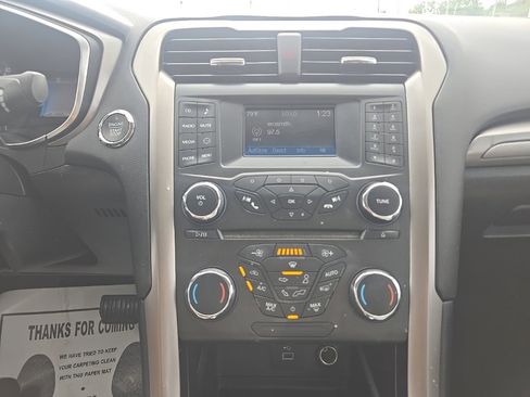 Used 2018 Ford Fusion S image 19