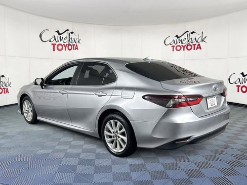Used 2021 Toyota Camry LE image 6
