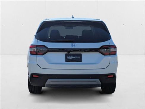 New 2025 Honda Pilot EX-L image 8