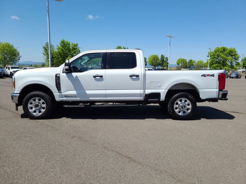 Used 2024 Ford F350 XLT AWD/4WD image 11