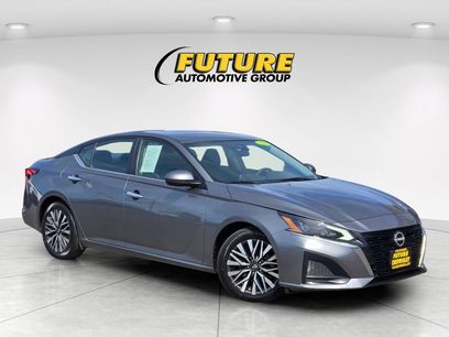 Used 2023 Nissan Altima 2.5 SV