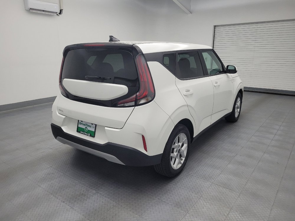 Used 2025 Kia Soul LX w/ LX Technology Package FWD image 9