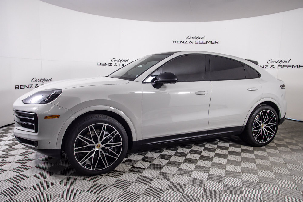 Used 2024 Porsche Cayenne Coupe AWD/4WD image 9