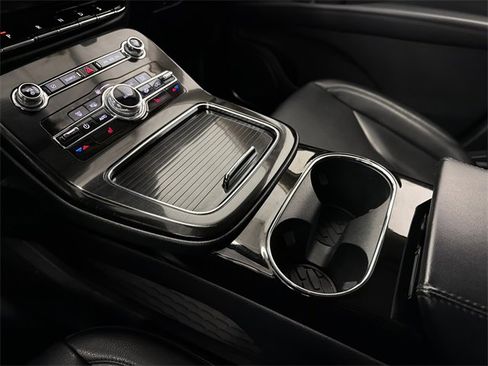 Used 2022 Lincoln Nautilus FWD w/ Premium Package image 28