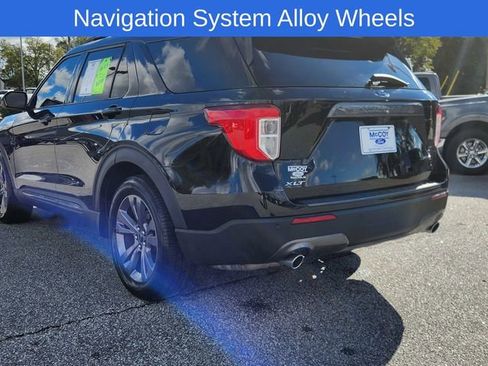 Used 2022 Ford Explorer XLT w/ Equipment Group 202A image 4