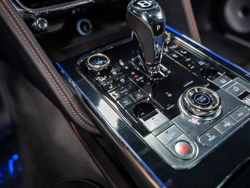 Used 2023 Bentley Flying Spur Azure image 54