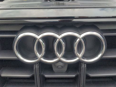 Used 2023 Audi SQ8 Prestige w/ Prestige Package image 31