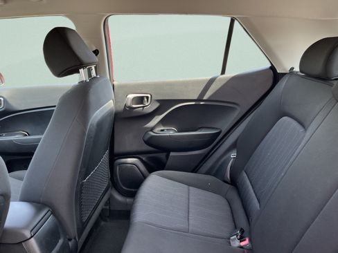Used 2025 Hyundai Venue SE FWD image 22