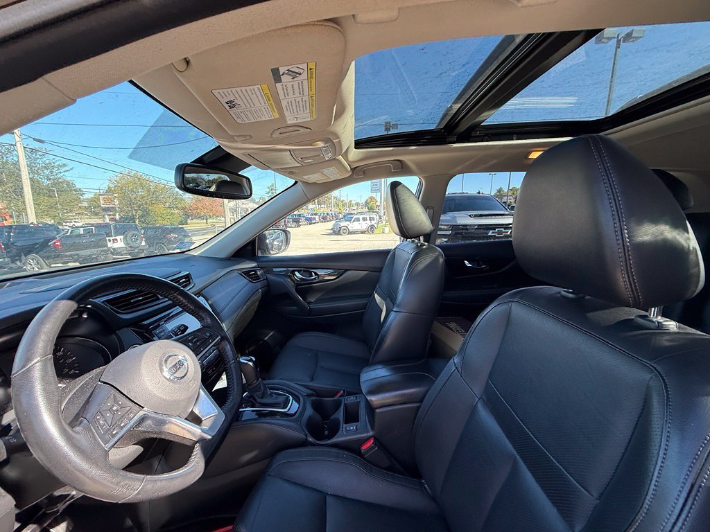 Used 2018 Nissan Rogue SL w/ Premium Package AWD/4WD image 12