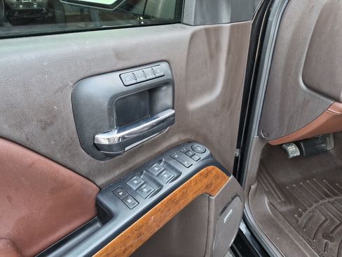 Used 2018 Chevrolet Silverado 1500 High Country AWD/4WD image 12