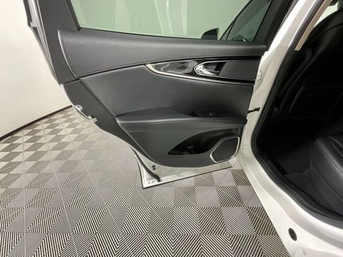 Used 2023 Lincoln Nautilus Standard image 27