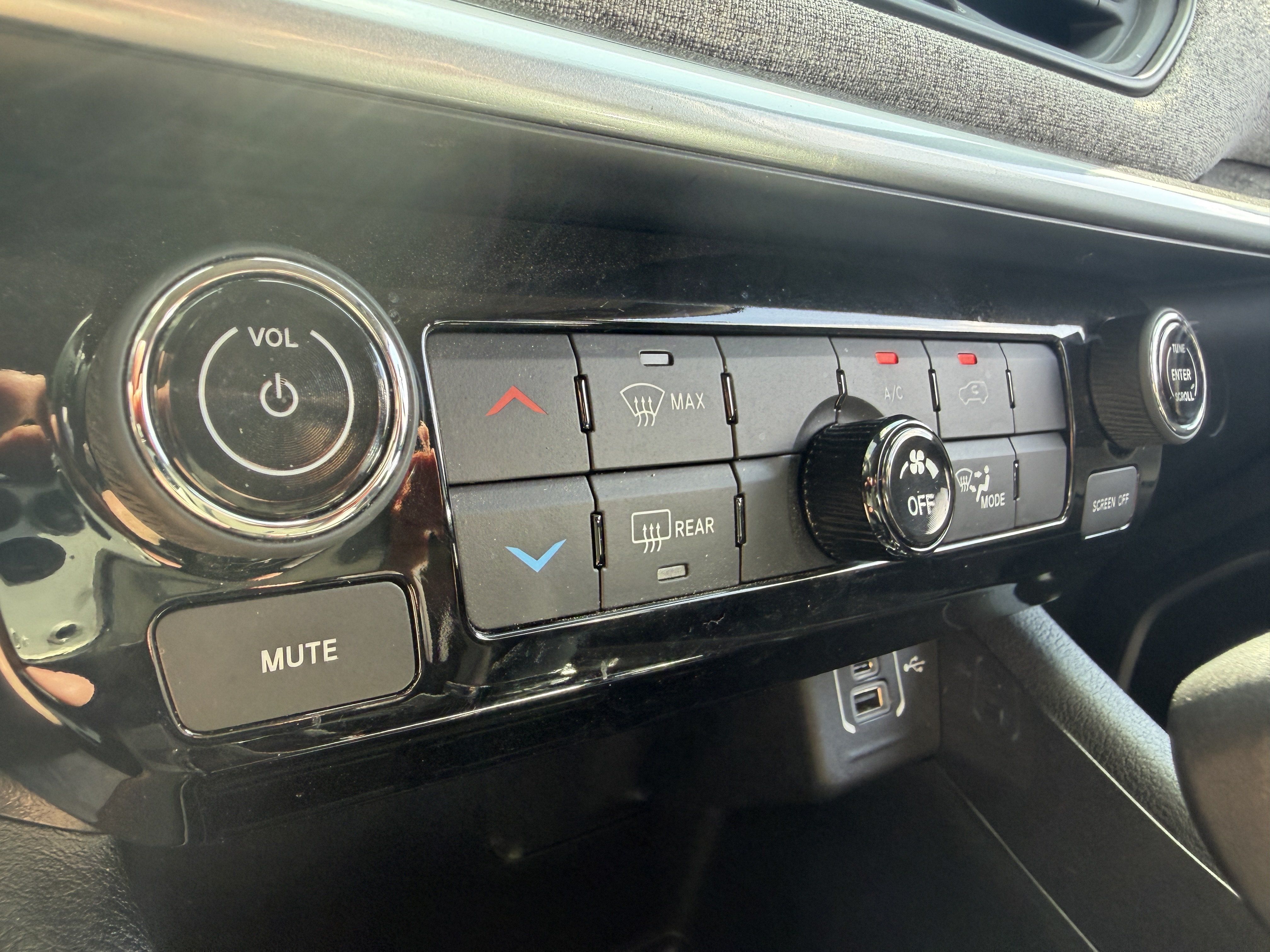 Used 2022 Jeep Compass Latitude AWD/4WD image 36