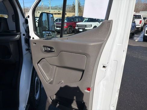 Used 2023 Ford Transit 250 Medium Roof RWD image 10