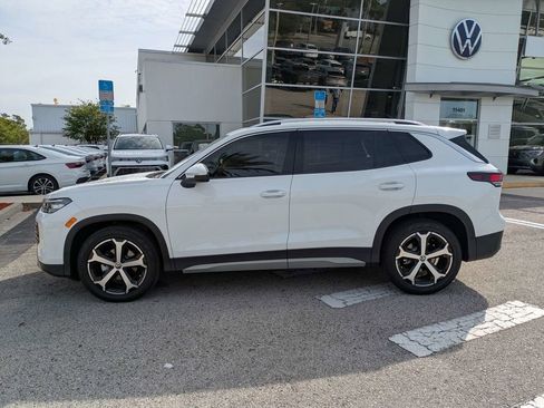 New 2026 Volkswagen Tiguan SE FWD image 3