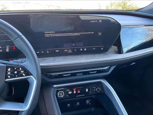 Used 2025 Audi Q5 Premium w/ Convenience Package image 6