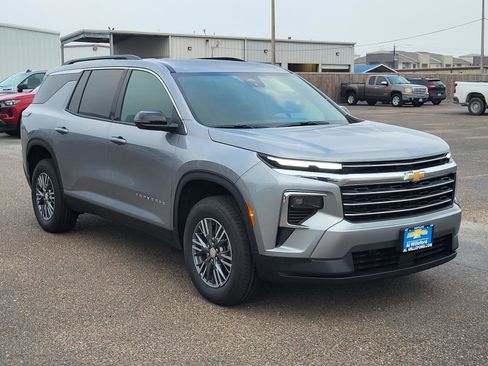 New 2026 Chevrolet Traverse LT FWD image 7