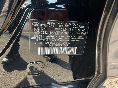 Used 2020 Hyundai Elantra SE image 25