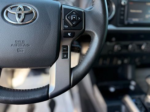 Used 2019 Toyota Tacoma 2WD Double Cab image 18