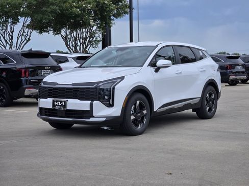 New 2026 Kia Sportage LX w/ LX Convenience Package FWD image 2