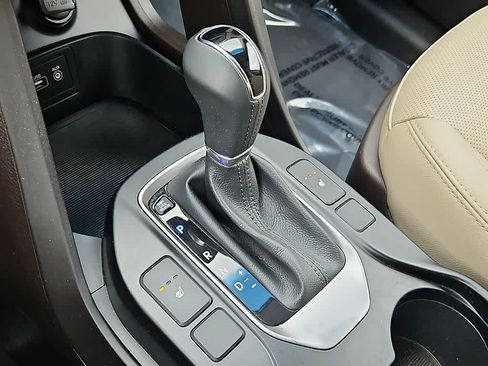 Used 2017 Hyundai Santa Fe Sport FWD image 13