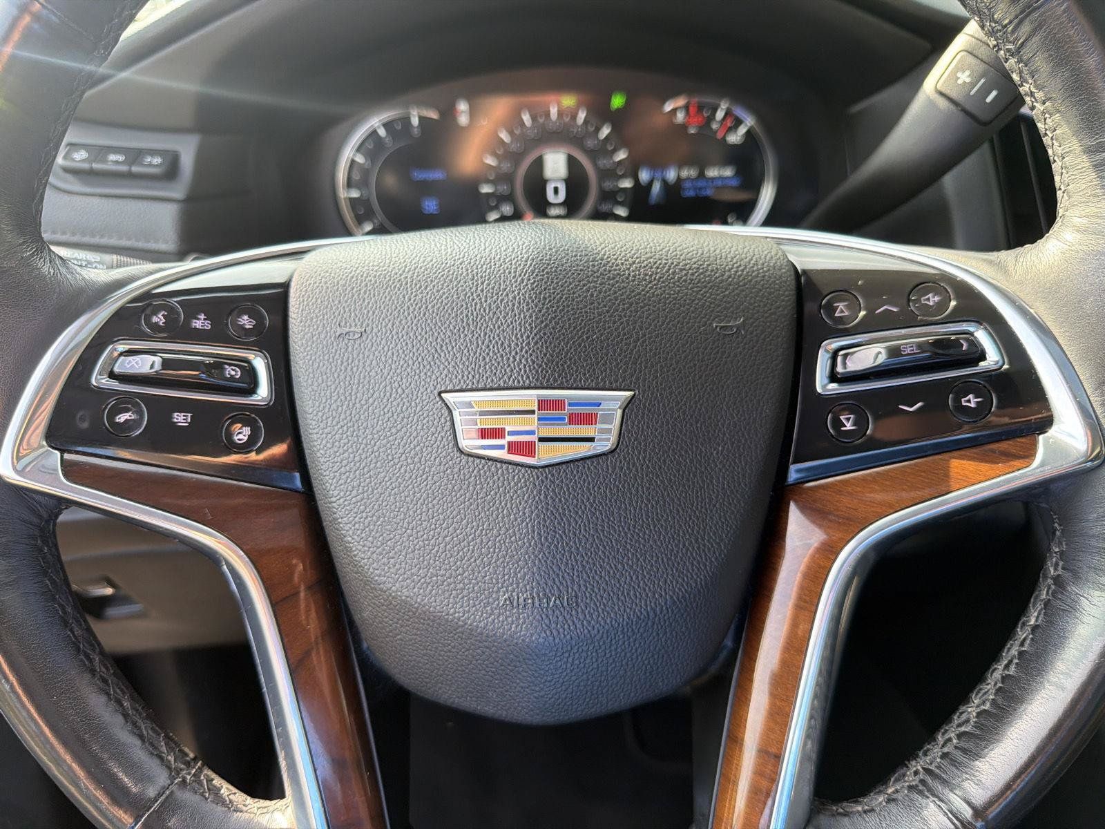 Used 2020 Cadillac Escalade Premium Luxury AWD/4WD image 25