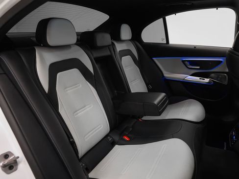 Used 2025 Mercedes-Benz E 53 AMG e 4MATIC Sedan image 33