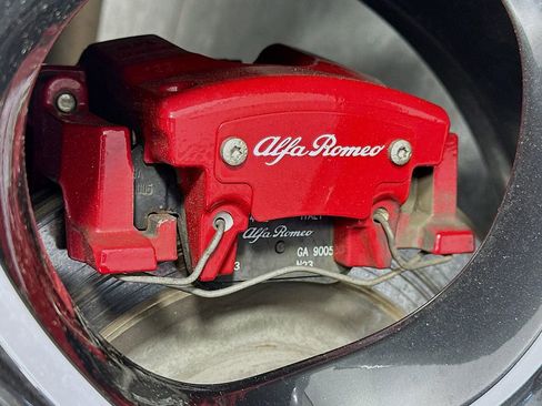 Used 2024 Alfa Romeo Stelvio Veloce image 37