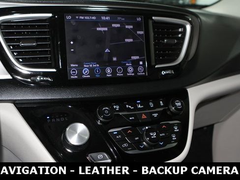 Used 2020 Chrysler Pacifica Touring-L Plus w/ Tire & Wheel Group image 20