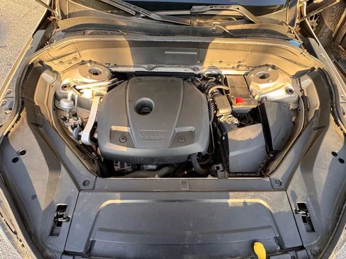 Used 2017 Volvo XC90 T6 Momentum w/ Vision Package image 33