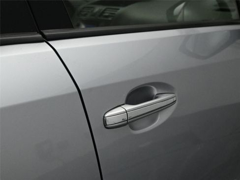 Used 2014 Subaru Crosstrek 2.0i Premium w/ Popular Package #2 image 15