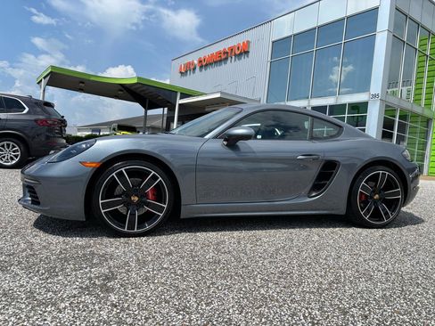 Used 2025 Porsche 718 Cayman S w/ Premium Package RWD image 2