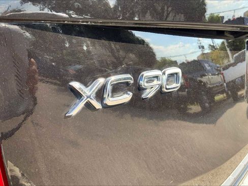 Used 2017 Volvo XC90 T6 Momentum w/ Vision Package image 30