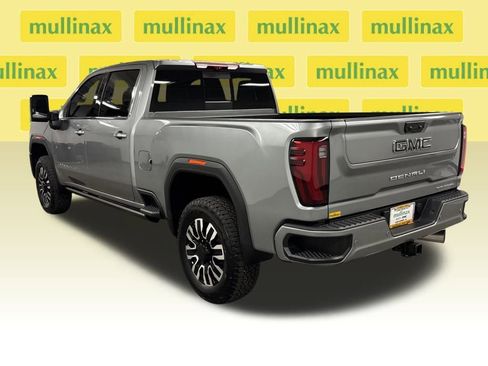 Used 2025 GMC Sierra 2500 Denali Ultimate image 17