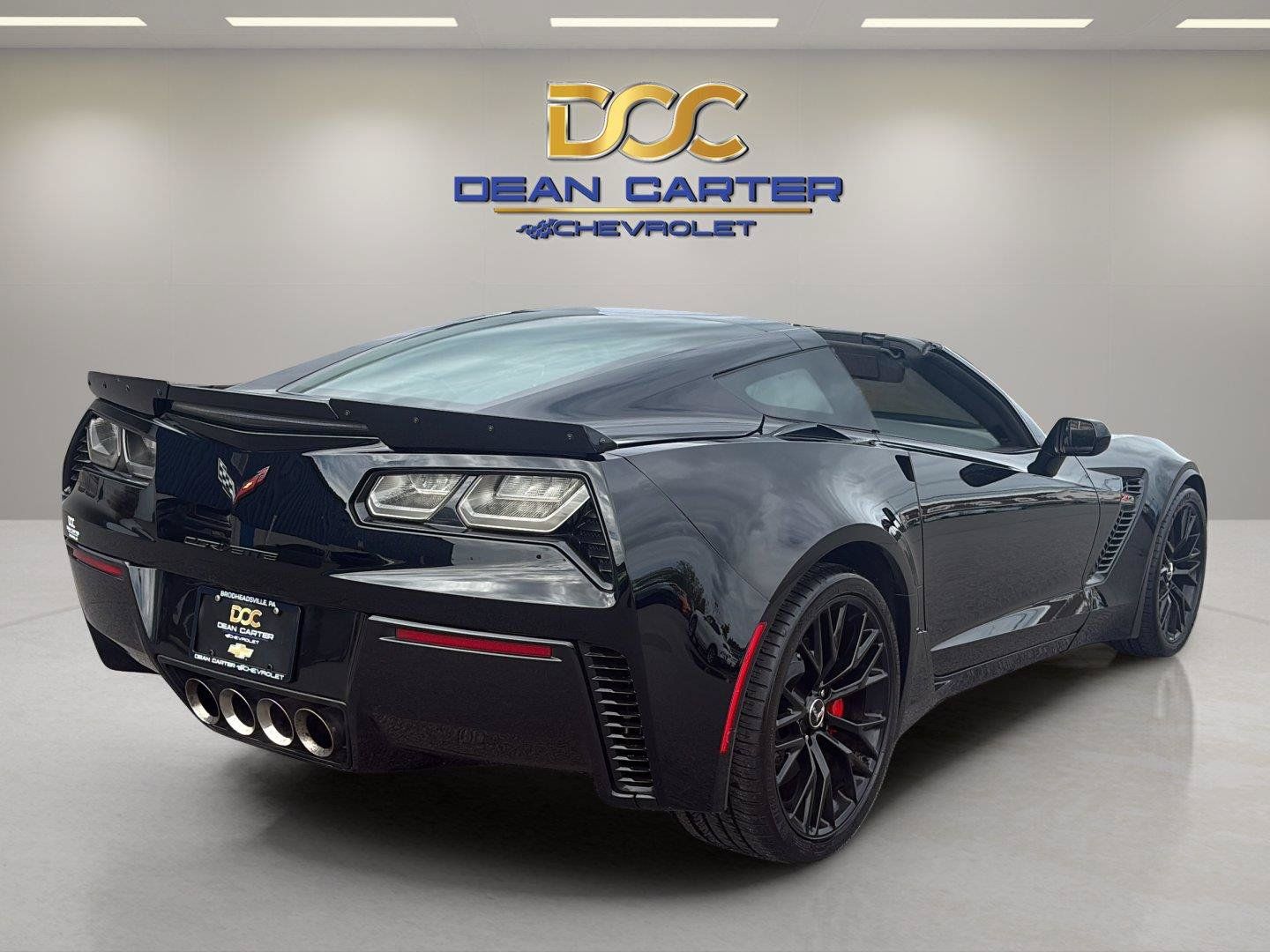 Used 2015 Chevrolet Corvette Z06 w/ 3LZ Preferred Equipment Group RWD image 5