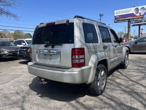 Used 2009 Jeep Liberty Limited w/ Premium Group II image 7