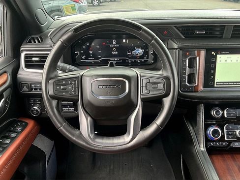 Used 2023 GMC Yukon XL Denali Ultimate image 5