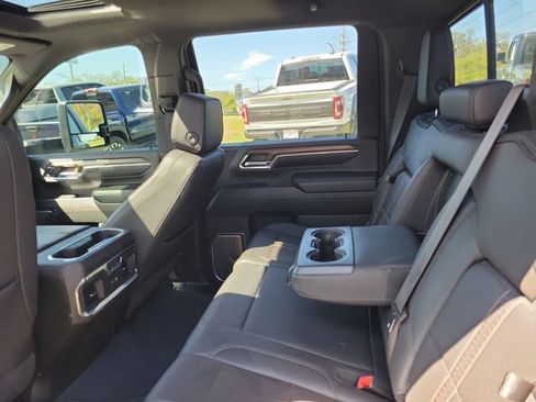 Used 2024 Chevrolet Silverado 3500 High Country AWD/4WD image 26