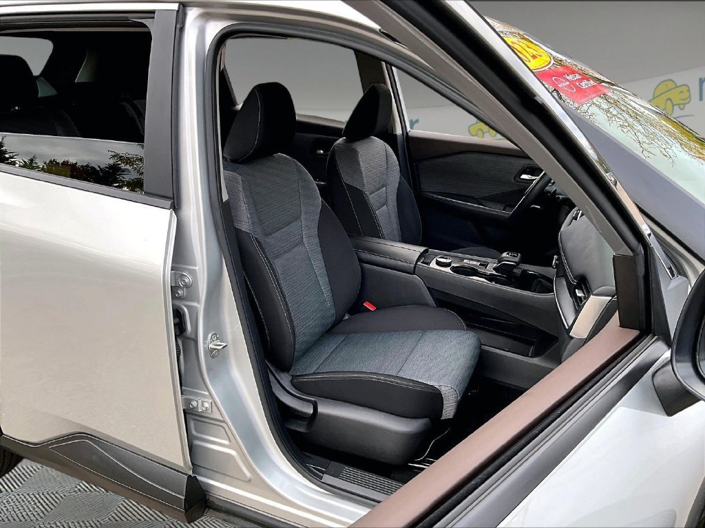 Certified 2023 Nissan Rogue SV AWD/4WD image 11