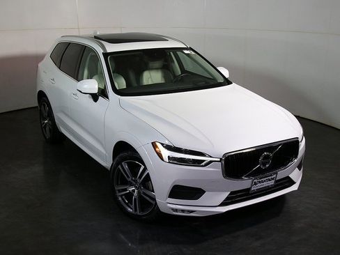 Used 2021 Volvo XC60 T5 Momentum w/ Protection Package image 7