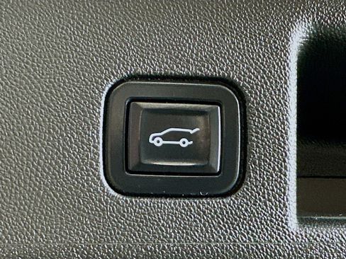 Used 2022 Chevrolet Equinox LT AWD/4WD image 29
