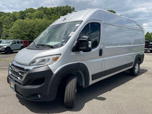 New 2024 RAM ProMaster 2500 w/ Quick Order Package 22H SLT+ image 3