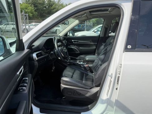 Used 2020 Kia Telluride S w/ S 8 Passenger Seating Package AWD/4WD image 27
