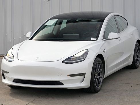 Used 2020 Tesla Model 3 Standard Range Plus image 50